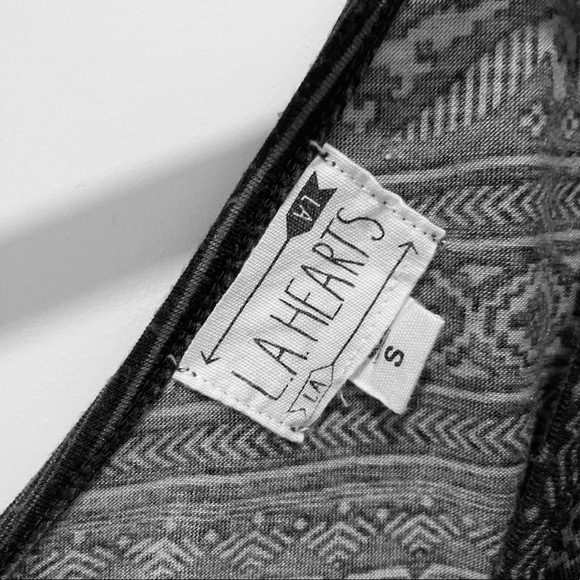 Pacsun crop top with crisscross back - Picture 3 of 3